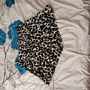 H&M high-waisted shorts in light beige/black pattern